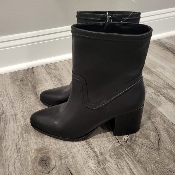 Vince Camuto Shoes - Vince Camuto Black Boots